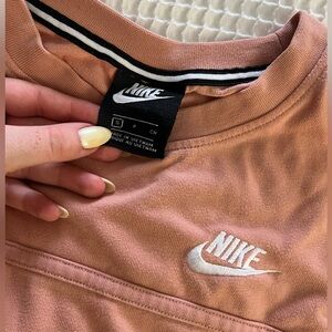 Nike Cropped Long Sleeve Shirt - Peach, Small
